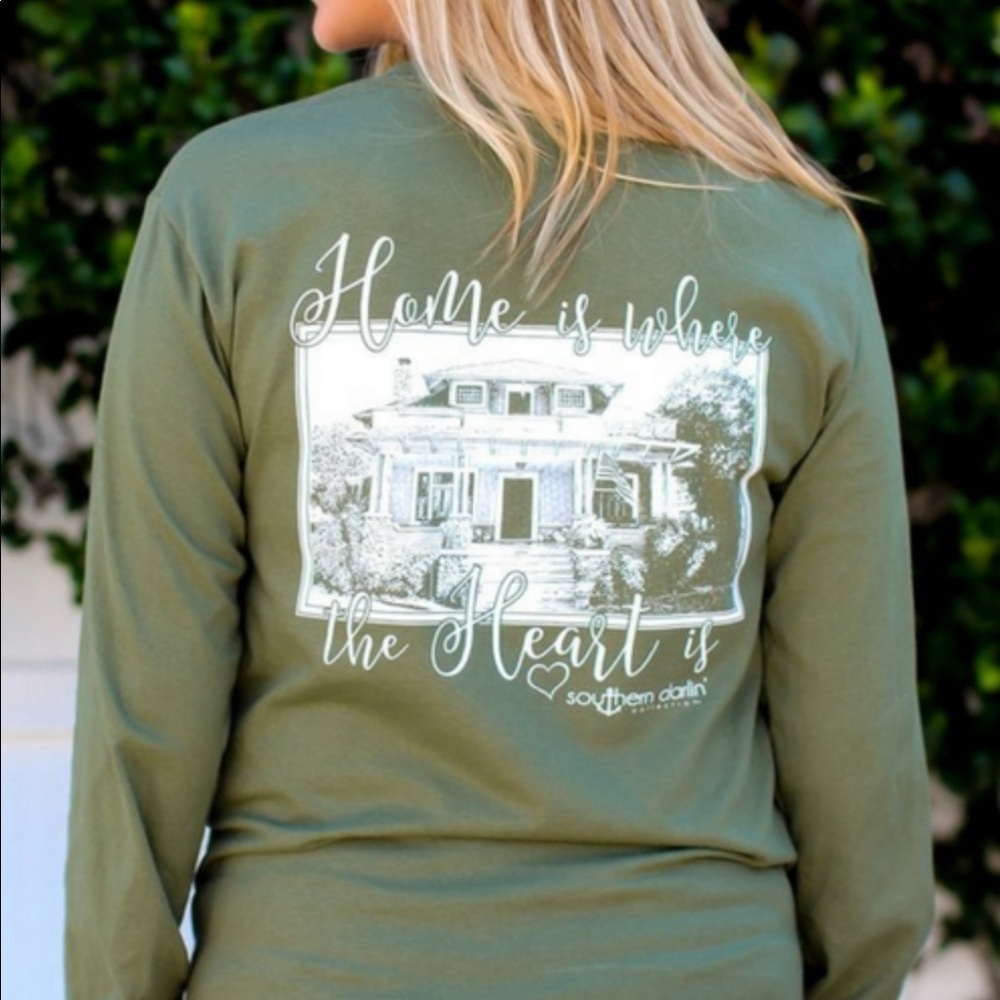 NWT AUTHENTIC SOUTHERN DARLIN T-SHIRT